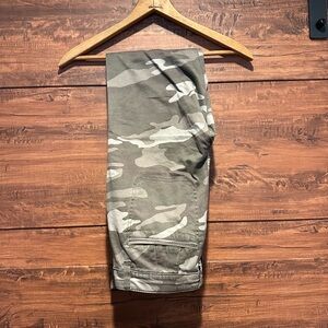 Flex-ellent Camo High Waist Cargo Pants size 6 (54)